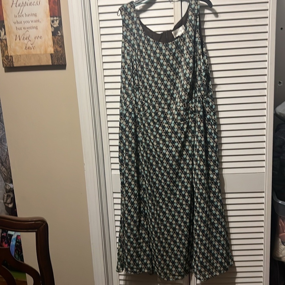 A woman dress set - Picture 2 of 5